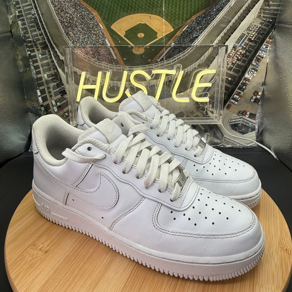Nike Air Force 1 Low Top Men Sz 7.5 Triple White